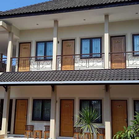 Whiterose Guesthouse Senggigi Exterior foto