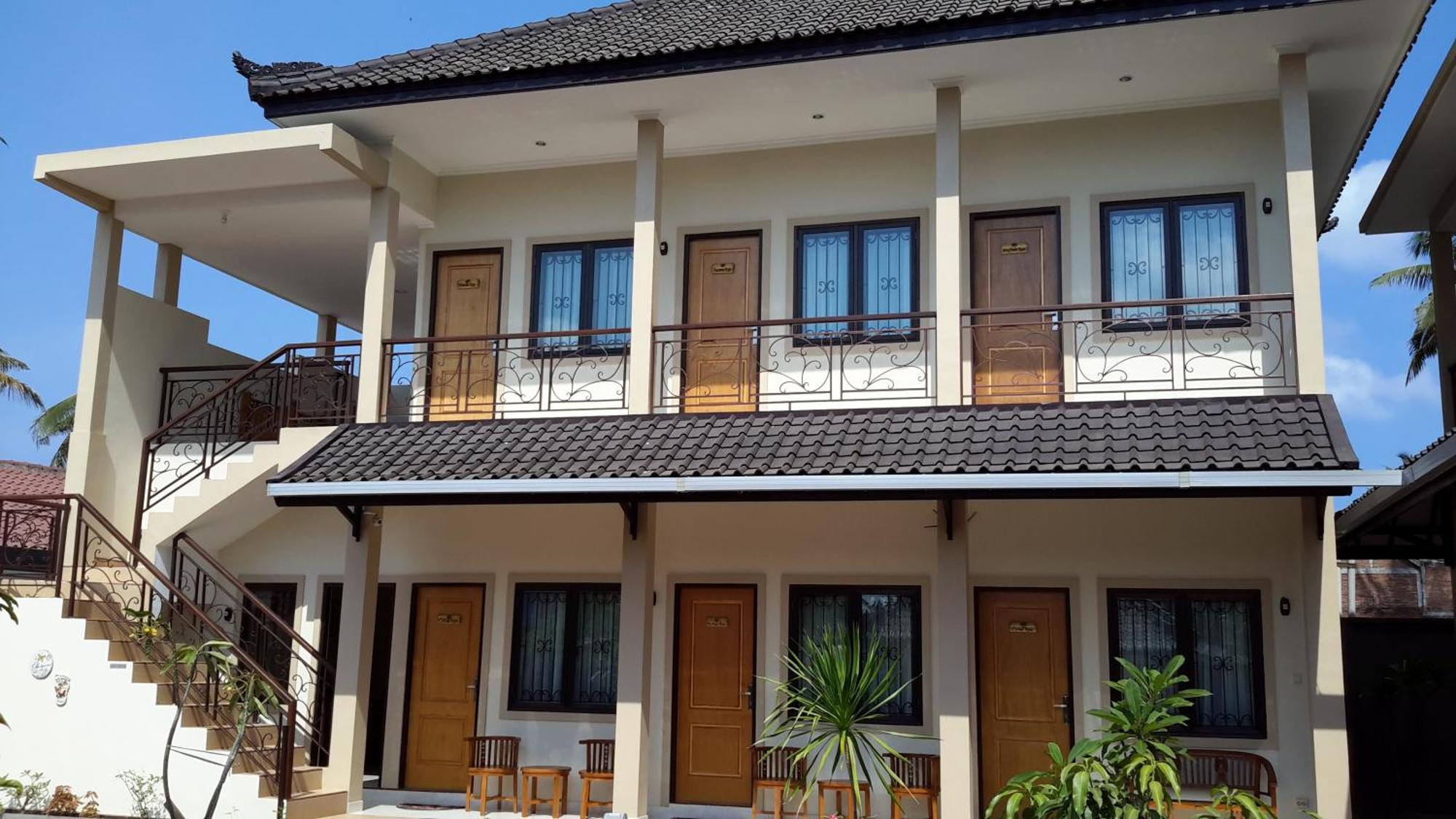 Whiterose Guesthouse Senggigi Exterior foto