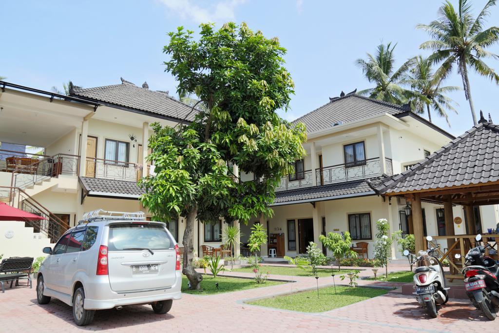 Whiterose Guesthouse Senggigi Exterior foto